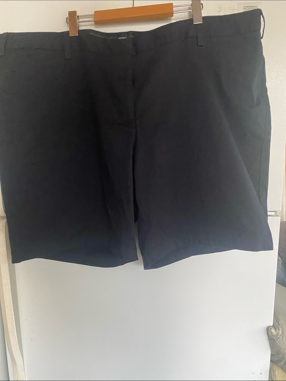Lands' End Bermuda Navy women’s dark blue shorts. Size 26W. like new condition.